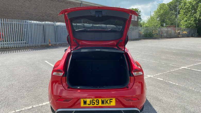 Volvo V40 T2 [122] R DESIGN Edition 5dr Petrol Hatchback